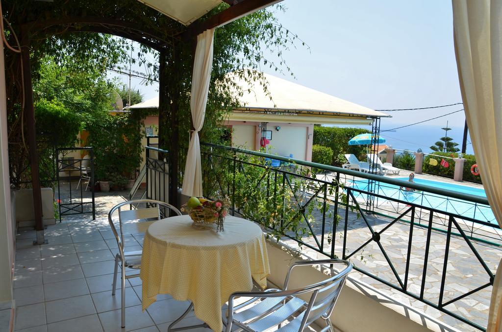 Nostos Aparthotel Mousata Exterior foto