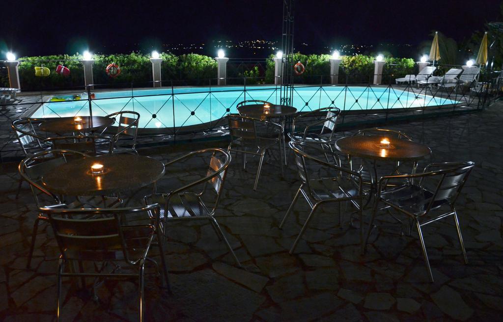 Nostos Aparthotel Mousata Exterior foto